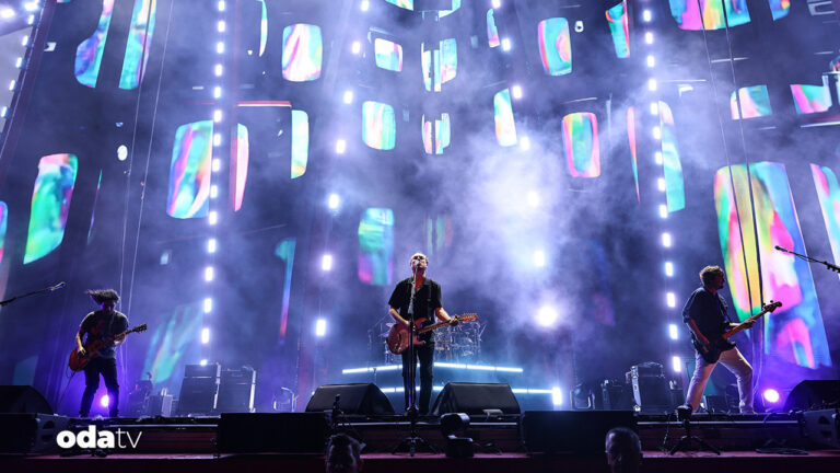 mor ve otesi yenikapiyi salladi IfspIa9k