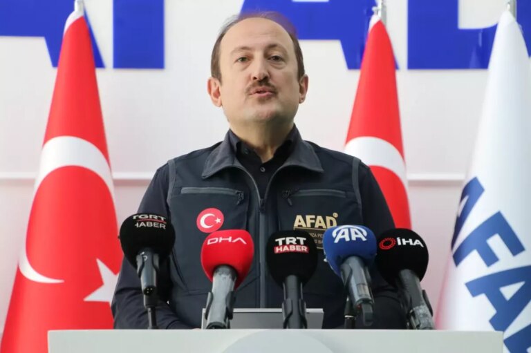 turkiyeden gazzeye 178 tirlik insani yardim 5yzyEUPS