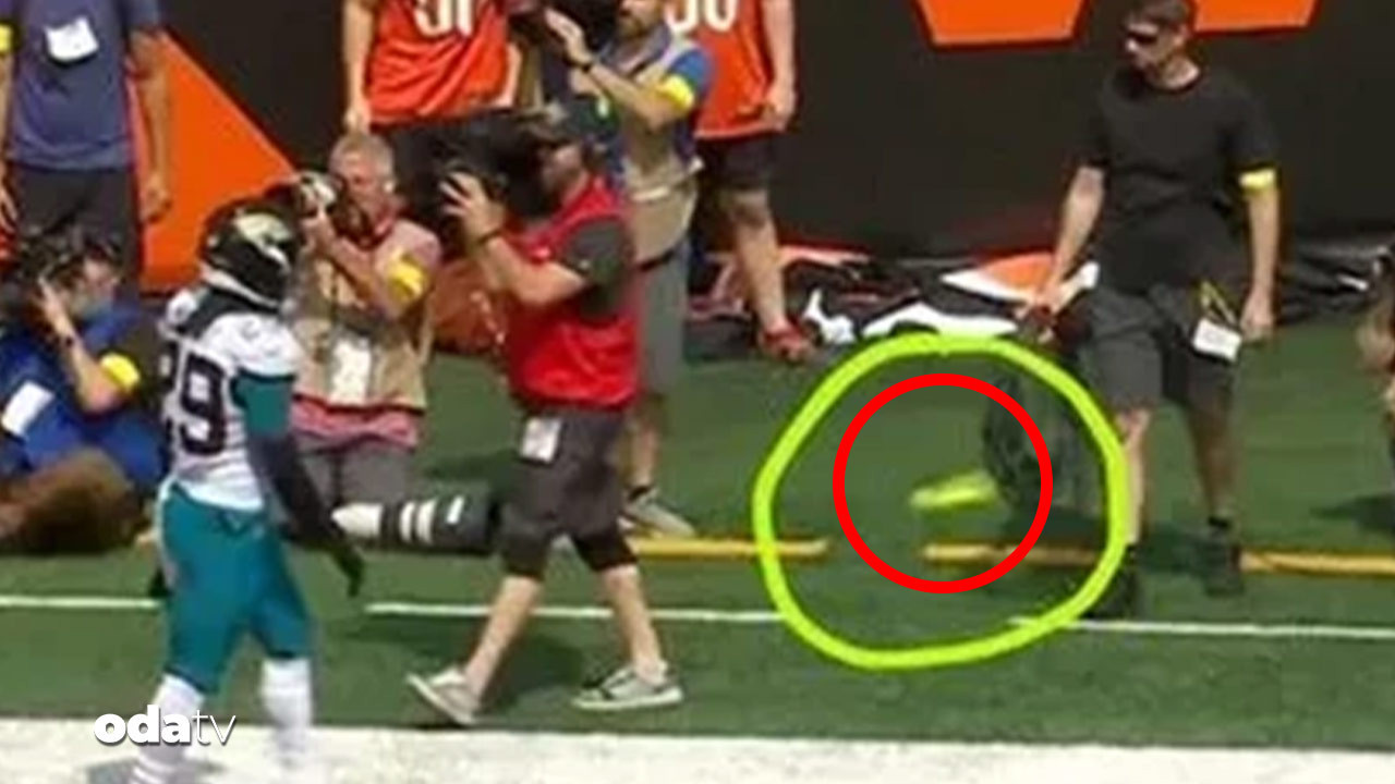 amerikan futbolu macinda sahaya dildo firlatildi Iz7UjrXY