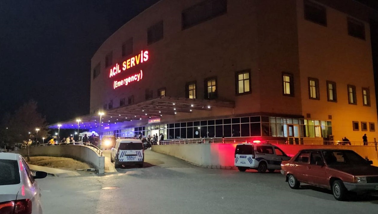 nevsehirde otomobil ile carpisan minibusteki yolcu oldu us55ITYc