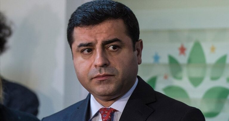 selahattin demirtasin cumhurbaskanina hakaret davasi ertelendi M3IL24Oz