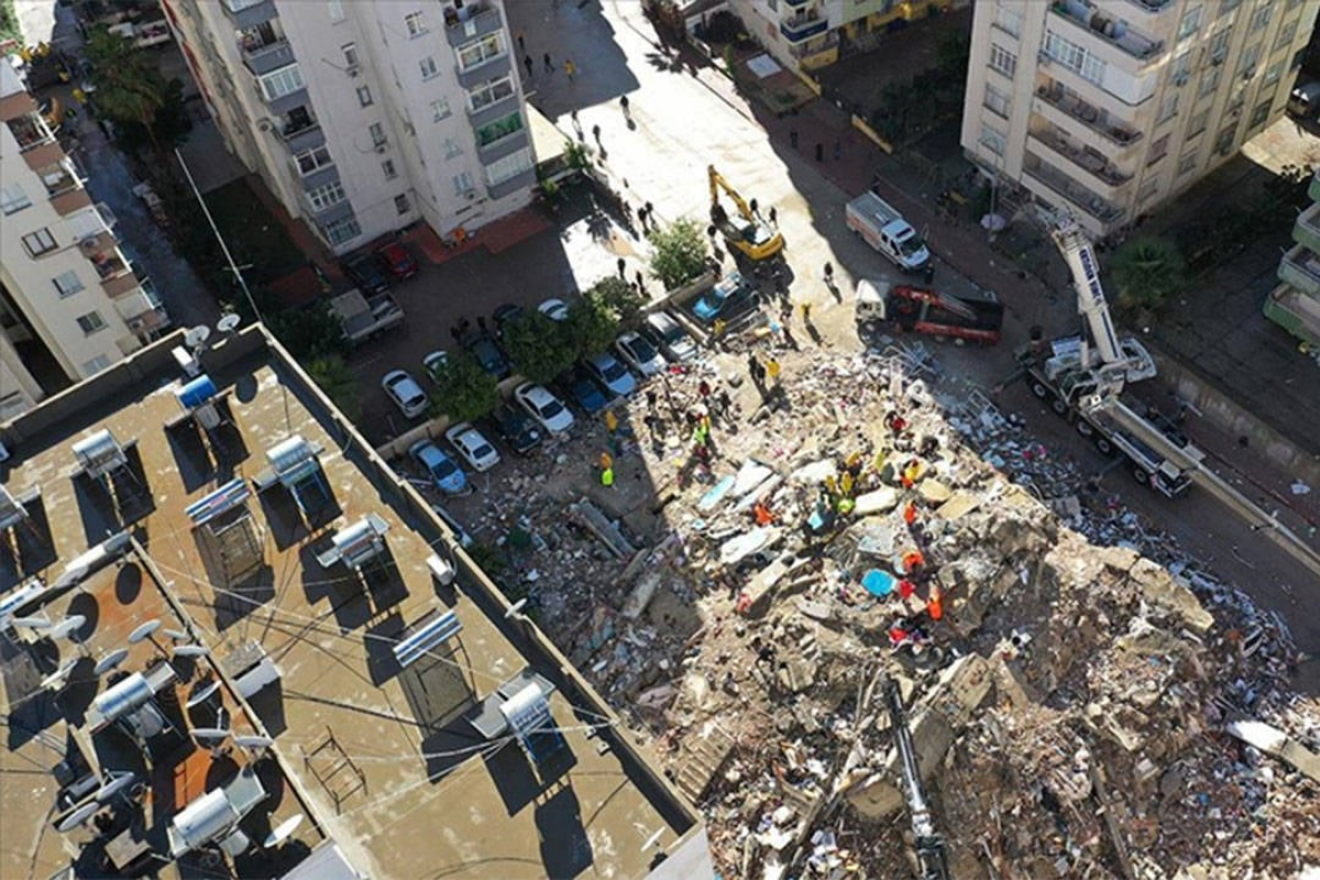 6 subat depremlerinde yikilan adana alpargun apartmani davasinda sanik hasan alpargune bir kez daha 62 kez muebbet ve 865 yil hapis cezasi verildi x16paj99.png