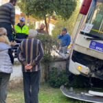 aydinda freni tutmayan minibus evin bahcesine daldi yy3ysrhy.jpg