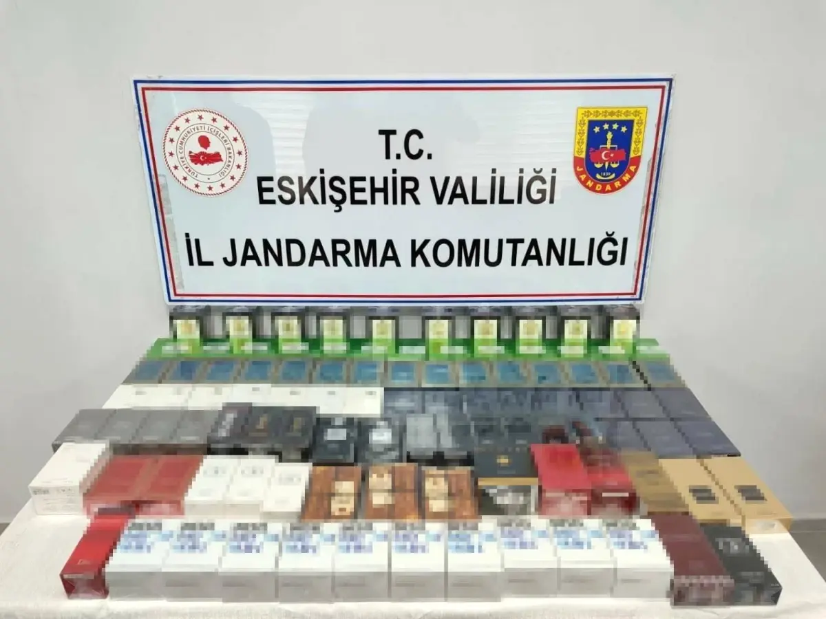 eskisehirde 550 bin tl degerinde kacak parfum ele gecirildi GDZKn2qC
