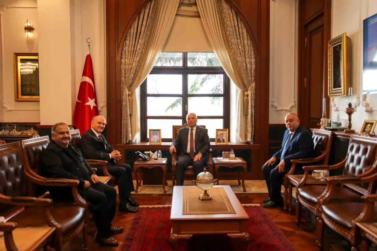 duzce heyeti trabzonda onemli ziyaretlerde bulundu tjD2q9Ok.jpg