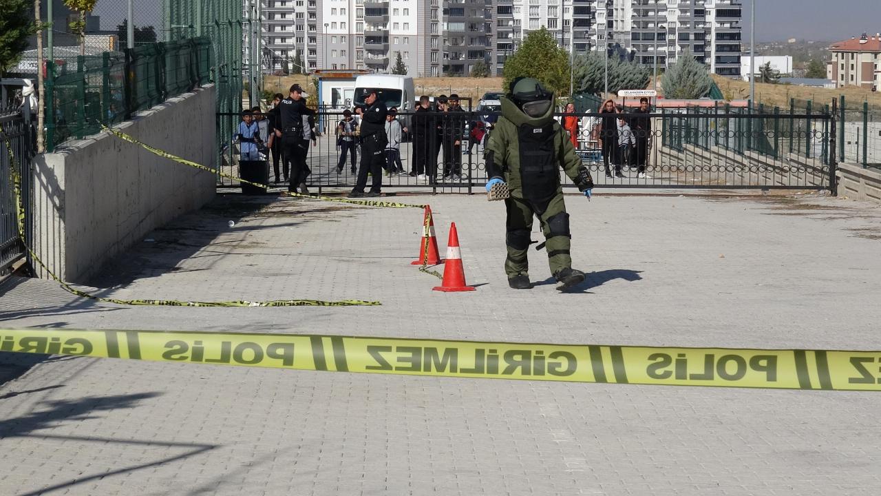 okul yerleskesindeki havai fisek rampasi panige neden oldu fccmGPEJ.jpg